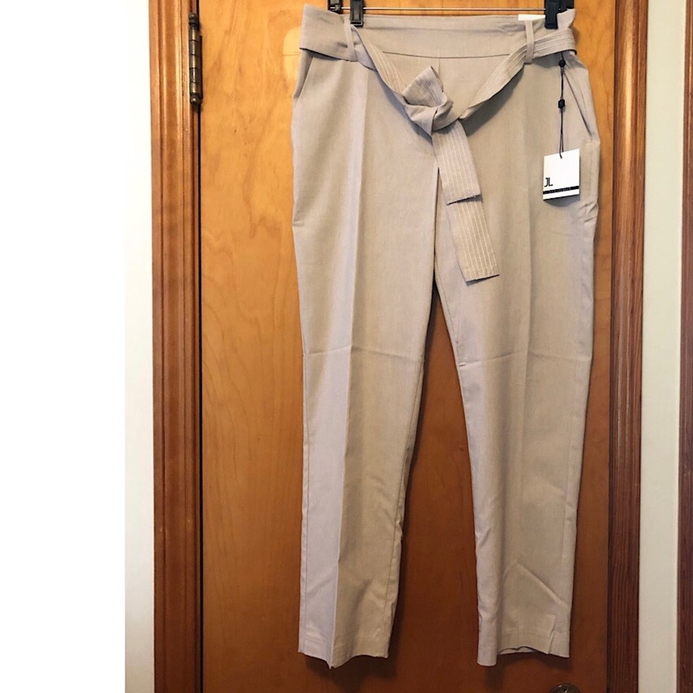NWT Pull On Ankle Length Pants